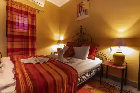 Riad Losra - 27