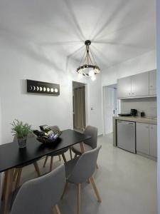 Zoumis Studios - 220
