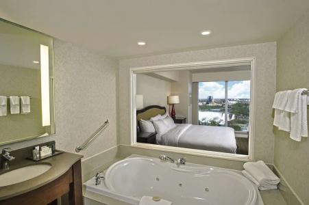 Hilton/ Fallsview and Suites - 71