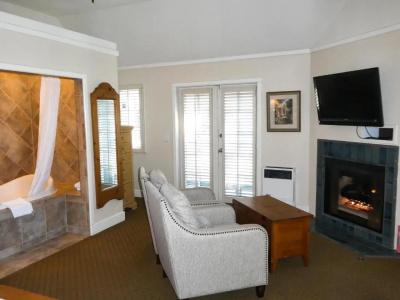 Briarwood Inn - 128