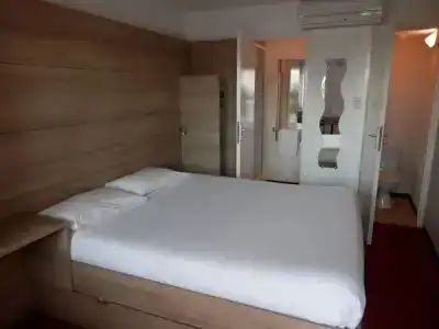 L'Auberge Everde Tarbes-Ibos - 5