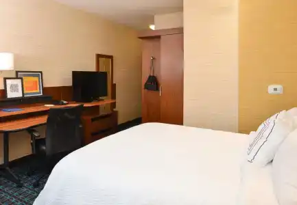 Fairfield Inn & Suites by Marriott - 4