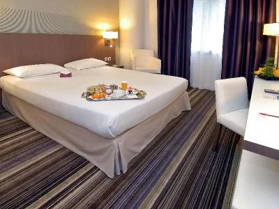 Mercure Bordeaux Cité Mondiale Centre Ville - 78