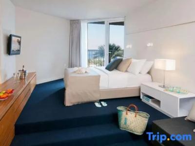 U Coral Beach Club - 82