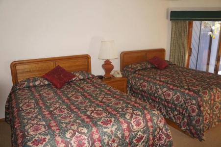 Greenbrier Inn - 41