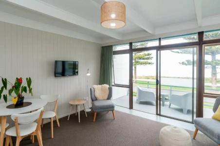 Whispering Sands Beachfront - 92