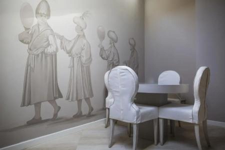 Seven Historical Suites - 101