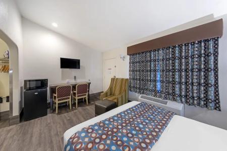 Anaheim Discovery Inn and Suites - 58