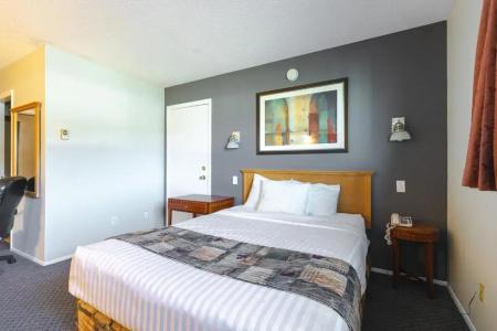 Canadas Best Value Inn - 18