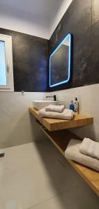 GK Athens - 125