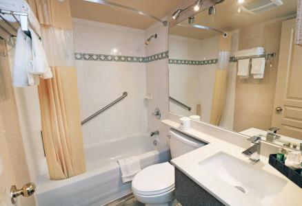 Divya Sutra Suites on Robson Downtown - 23