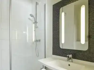 ibis Ouest Luce - 57