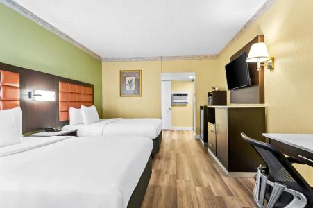 Quality Inn Airport - Cruise Port - 61