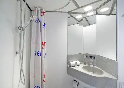 Cabinn Metro - 42