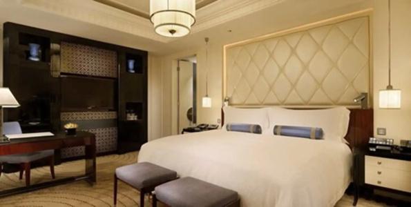 The Peninsula Shanghai - 10