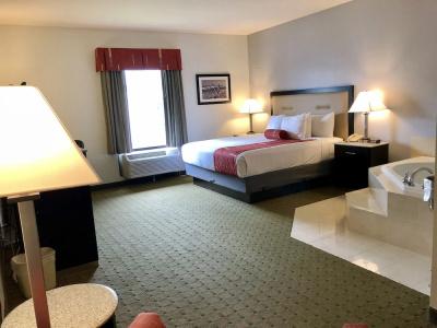 Days Inn & Suites by Wyndham - 114