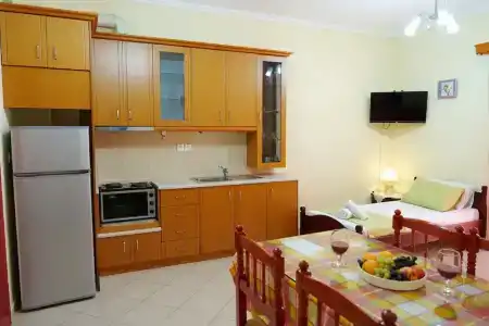 Miracle Saranda - 54