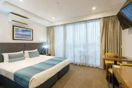Quest East - 25
