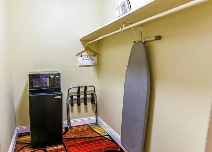 Vagabond Inn - 35