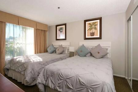 Parc Corniche Condominium Suites - 35