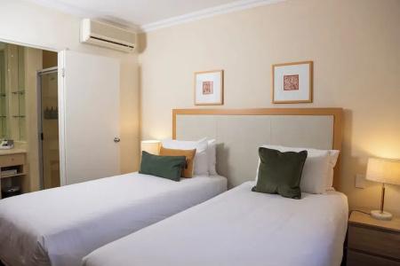 Rydges - 101