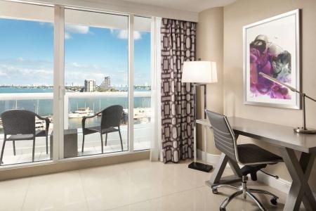 DoubleTree by Hilton Grand Biscayne Bay - 6