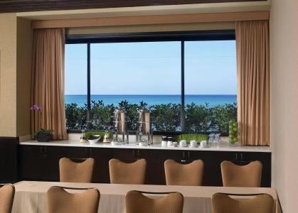 Sheraton Waikiki - 24