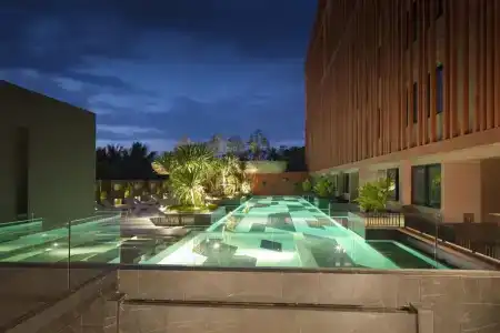 Prime Town - Posh & Port Phuket - 11