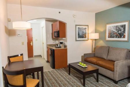 Holiday Inn Express & Suites-Summit Township, an IHG - 36