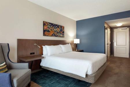 Hilton Garden Inn East - 4