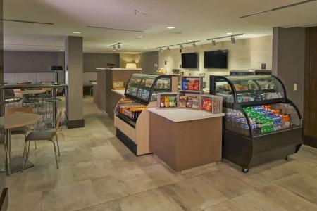Hilton North Hills - 11