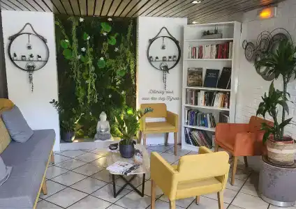 Kyriad Montpellier Centre Antigone - 14