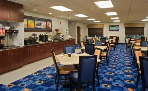 Hilton Garden Inn - 19