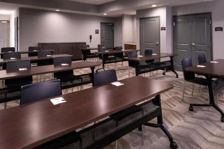 Staybridge Suites - - 21