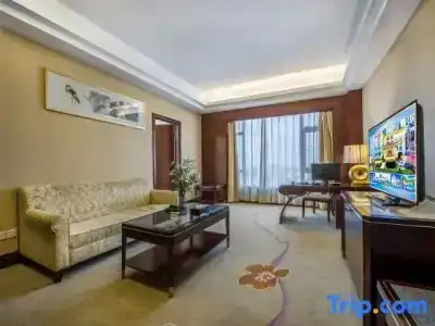 Huihua International - 69