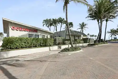 Hollywood Broadwalk Oceanside - 39