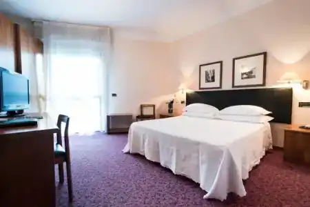 Michelangelo & Day Spa - 41