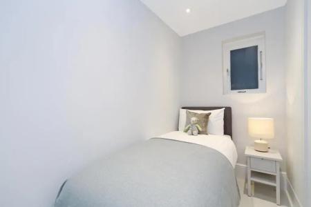 Queensgate Court - 128