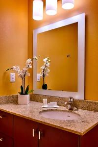 TownePlace Suites by Marriott - 32