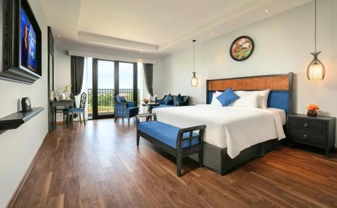 Shining Riverside & Spa - 37