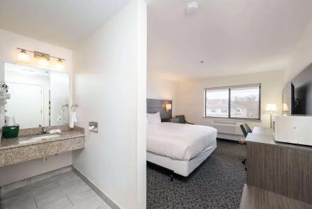 Baymont INN & Suites by Wyndham - 44