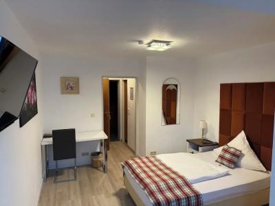Garni Schick - 26