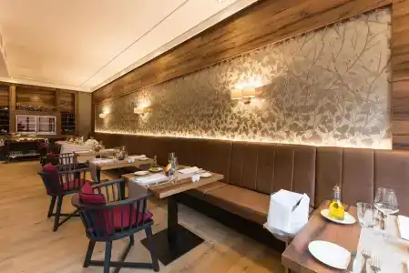 Bayerischer Hof - 34