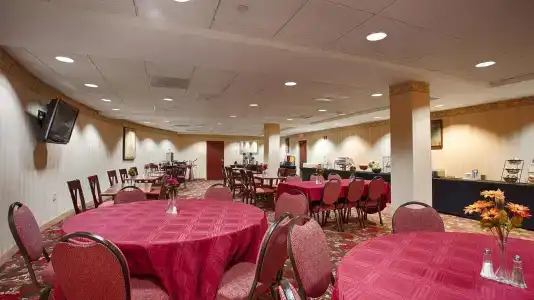 Best Western Plus Boston - 18