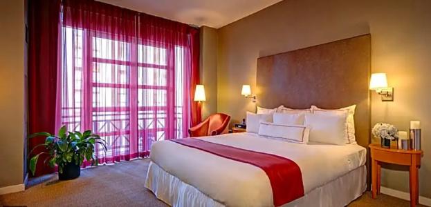 Giraffe by Library Hotel Collection - 71