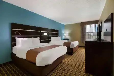 Quality Inn - 4