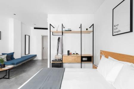 Melo Athens - 102