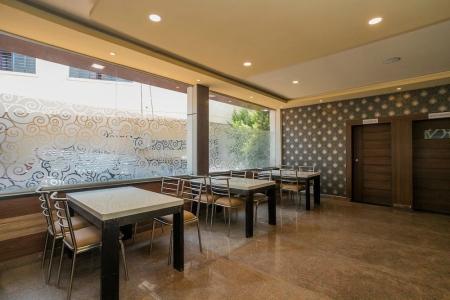 Capital O 13184 Savi International - 23