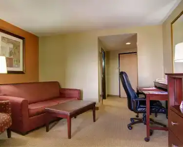 Comfort Suites West - 2