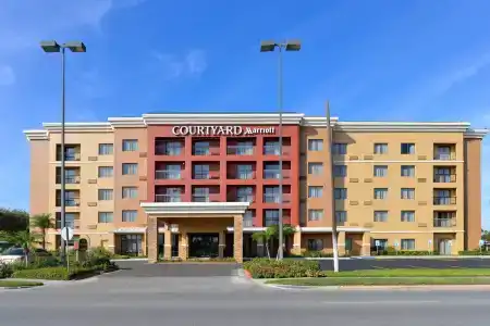 Courtyard - 40